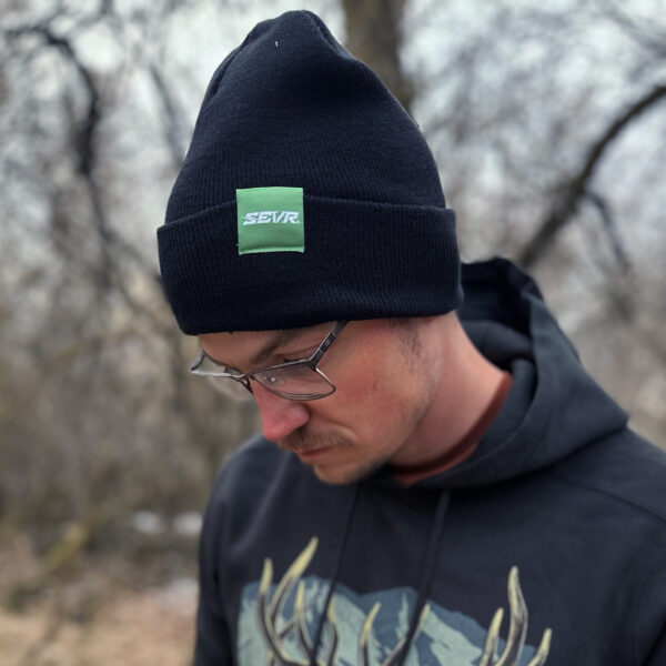 SEVR BEANIE - BLACK