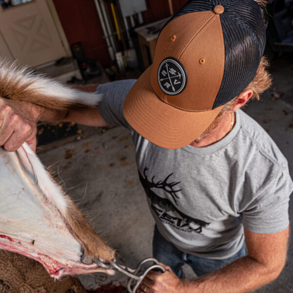 SEVR CIRCLE LOGO HAT - BROWN