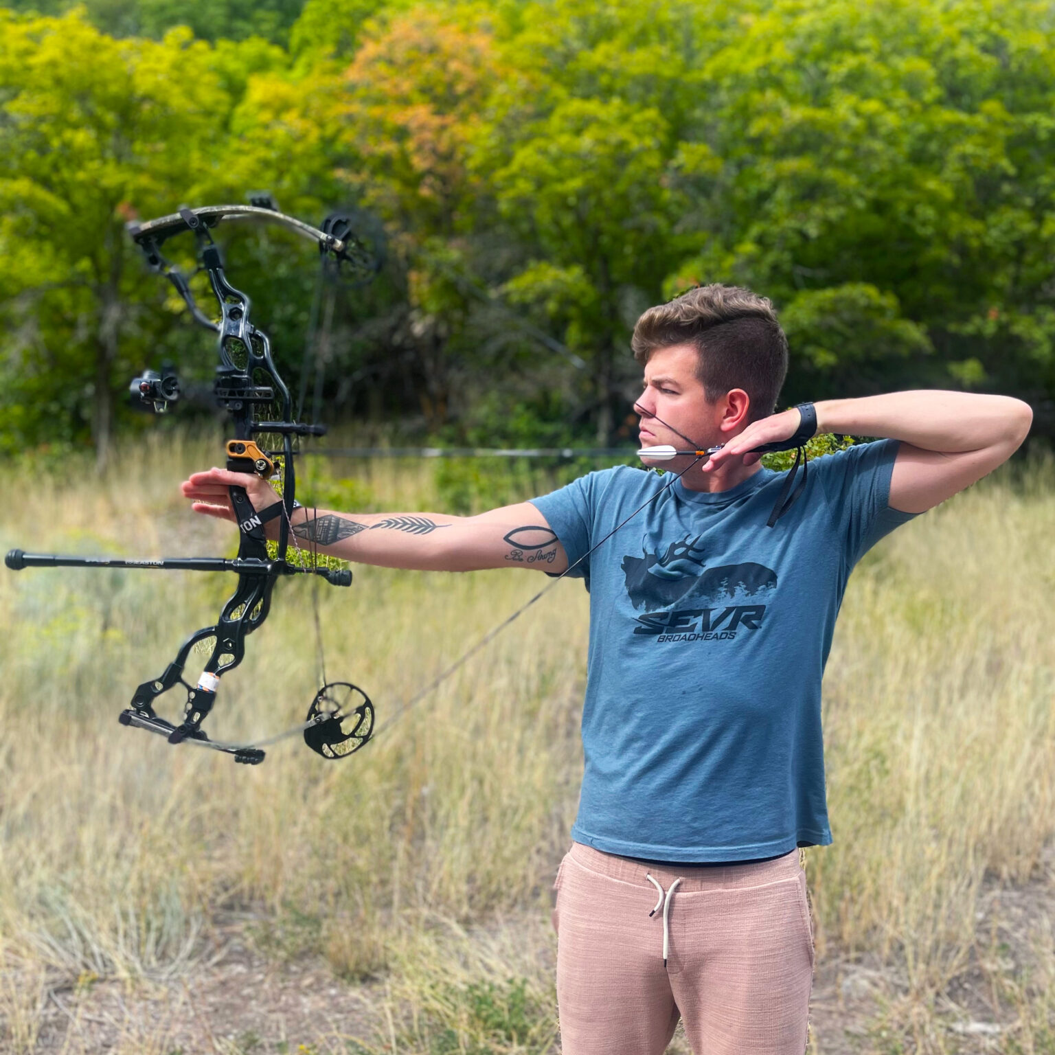Forest Elk Tee Blue Men's Sevr Broadheads